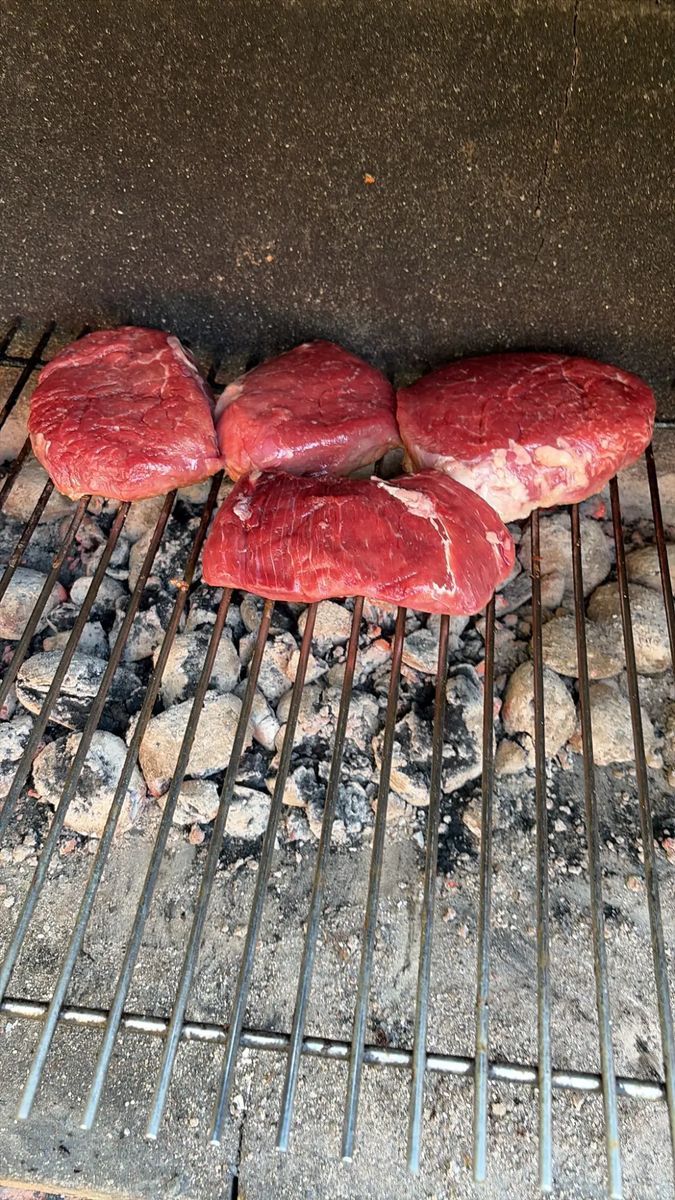 Steak over embers: what this customer photo gets right